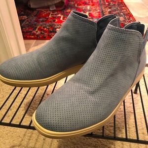 Womens casual sneaker